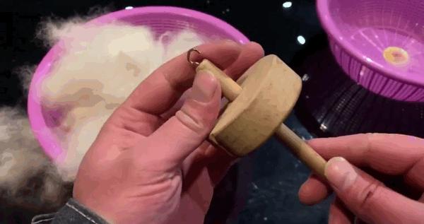 围巾掉毛很严重怎么办,毛绒围巾掉毛的处理方法