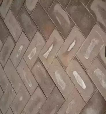 室外地面石材泛碱怎么办,石材泛碱怎么清理