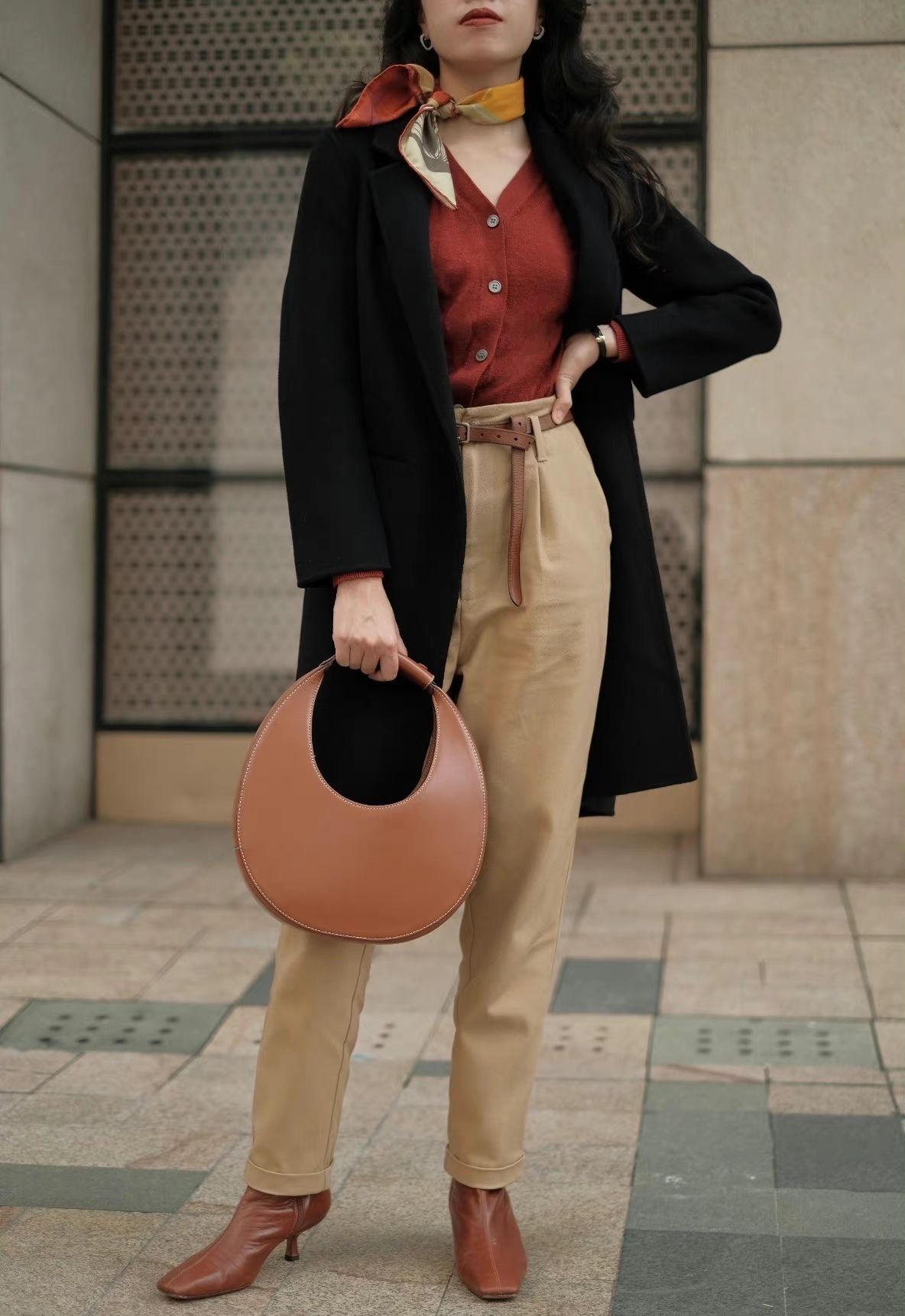 偏瘦的女人适合穿什么裤,胖女人春天穿什么样的裤显瘦