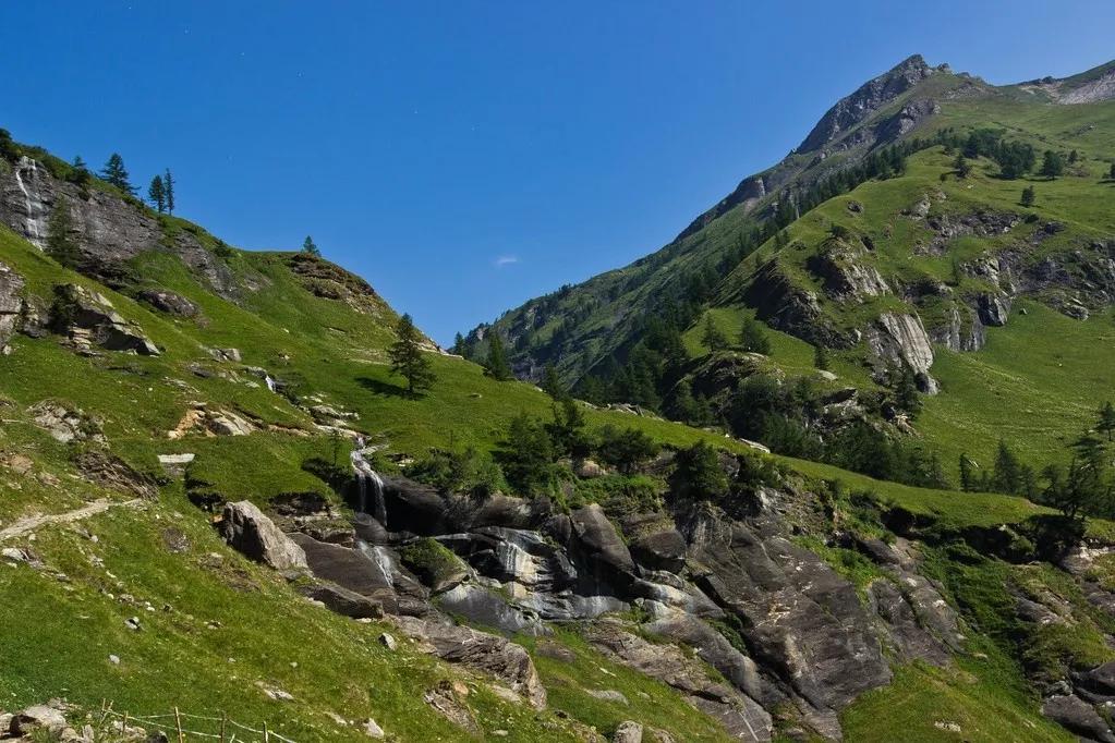 中国护照又升值了！2020这么多国家对我国游客免签，咸阳人走起