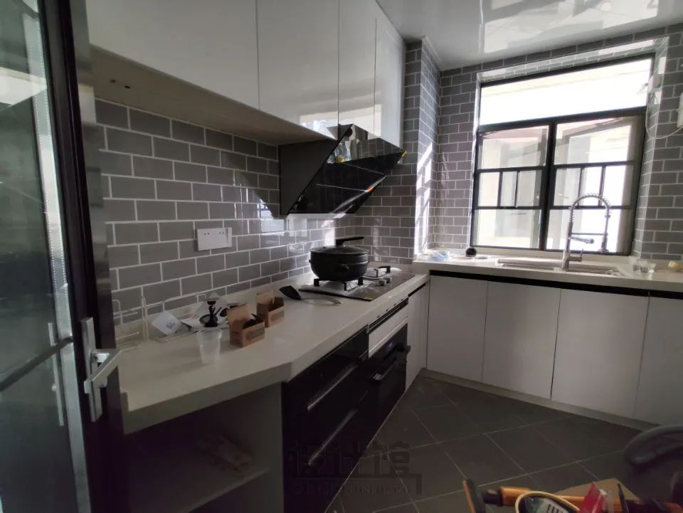 loft开放式厨房油烟怎么解决,开放式厨房装修效果图无门防油烟