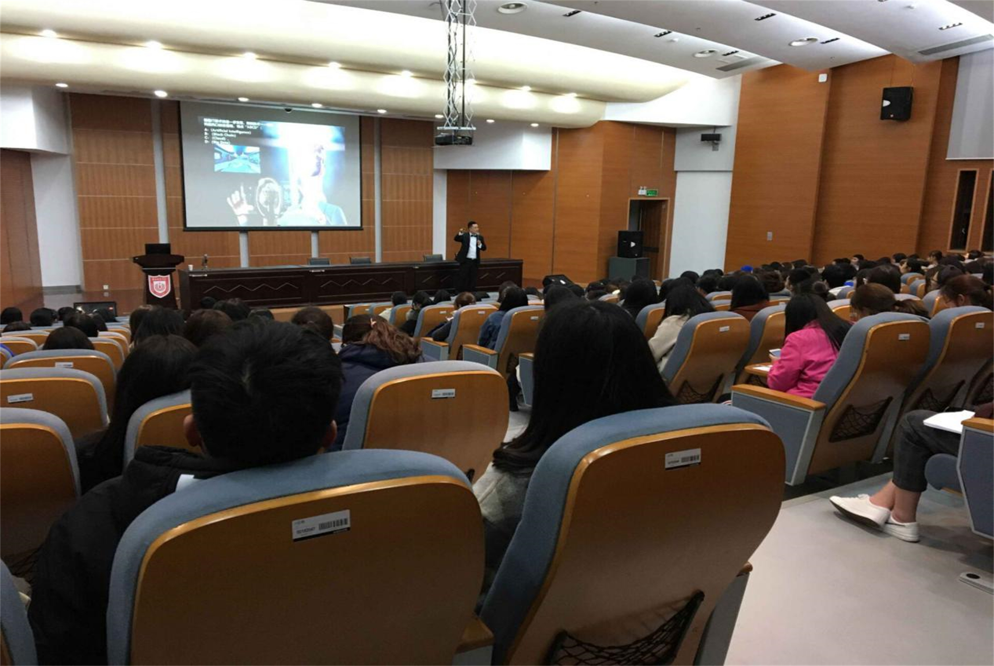 金融和会计学哪个专业好,金融和会计哪个难学