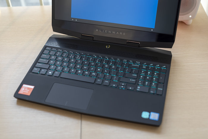 外星人alienware m15哪个颜色好 (外星人alienware m15 r7测评)
