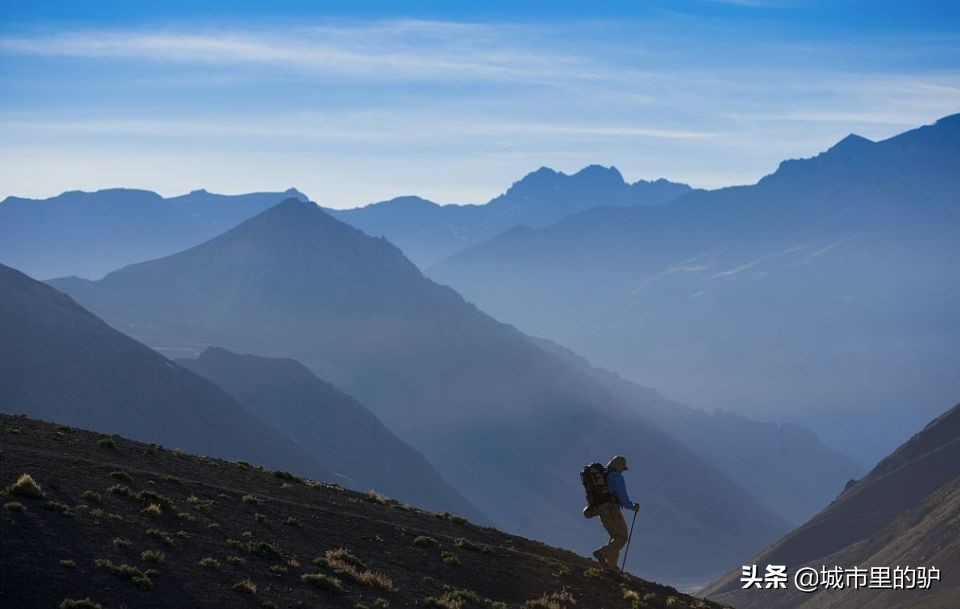 徒步时护膝需要勒得很紧吗,徒步护膝是戴还是不戴