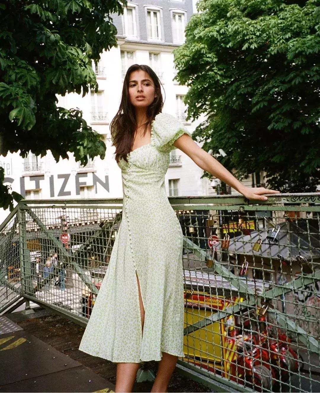 每次穿衣服的时候都觉得难受,瘦了之后穿衣服的感觉真的很舒服