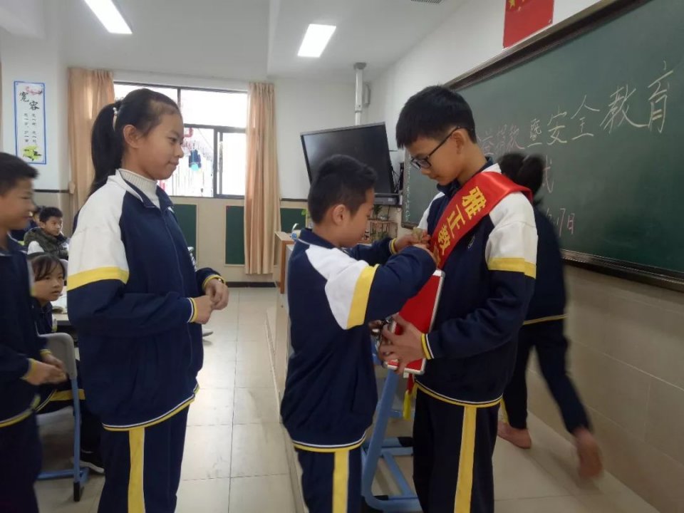 东莞市雅正学校初中免费生,雅正中学招生电话