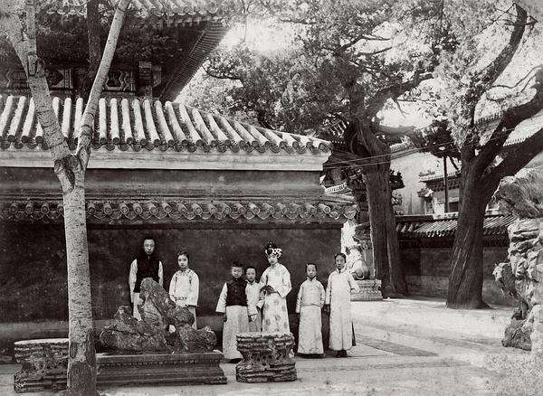 婉容在监狱里去世到底是因为什么,婉容因何被监禁