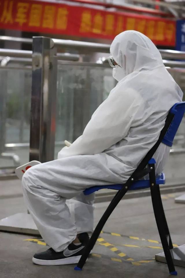 镜头定格东莞网格最美战“疫”瞬间，背后的故事暖人心