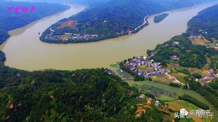 昭平县桂江东岸公路视频,贺州昭平道路建设