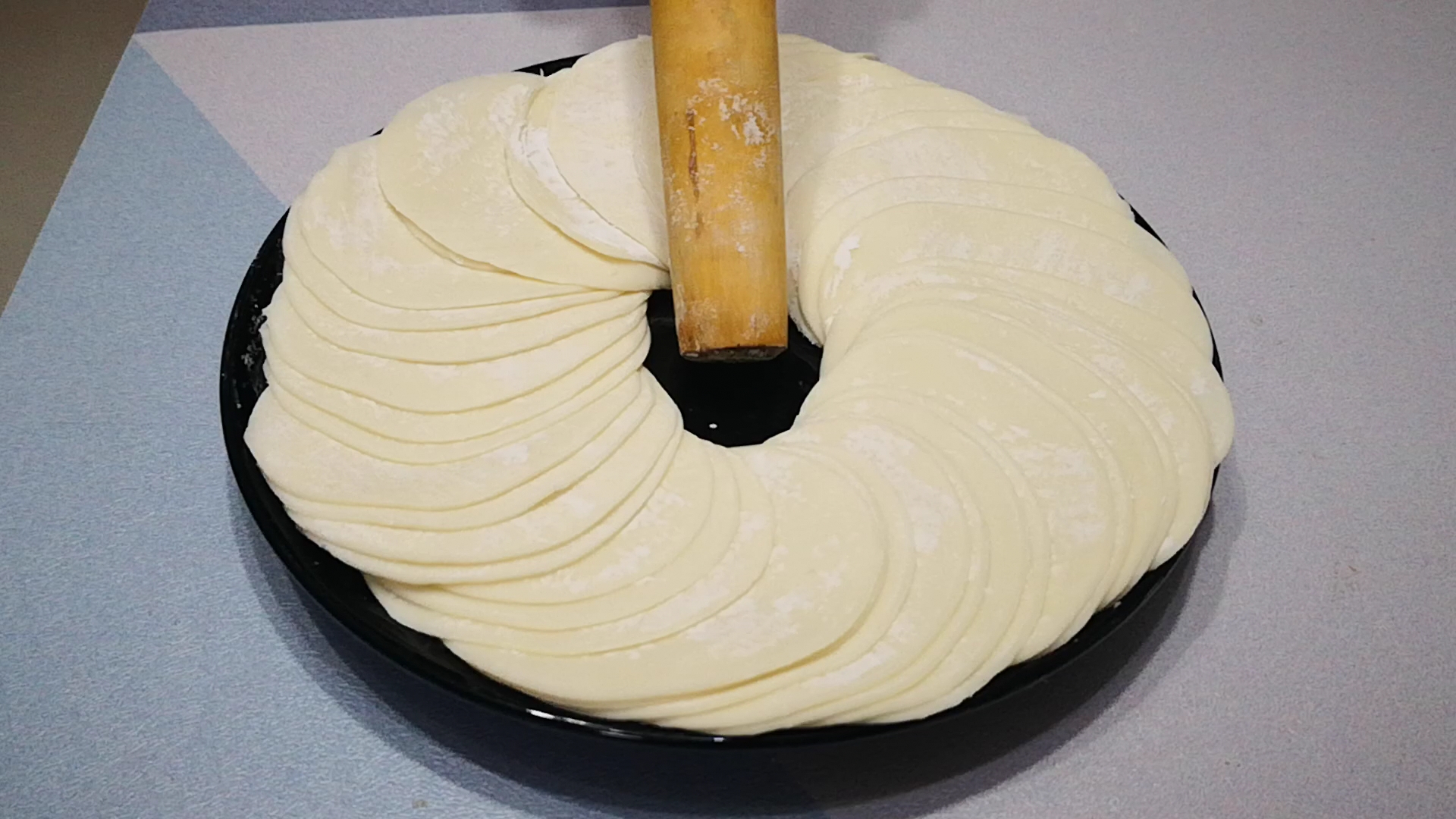 吃剩的饺子皮不要扔掉，3种做法瞬间变美食，操作简单，新手也会