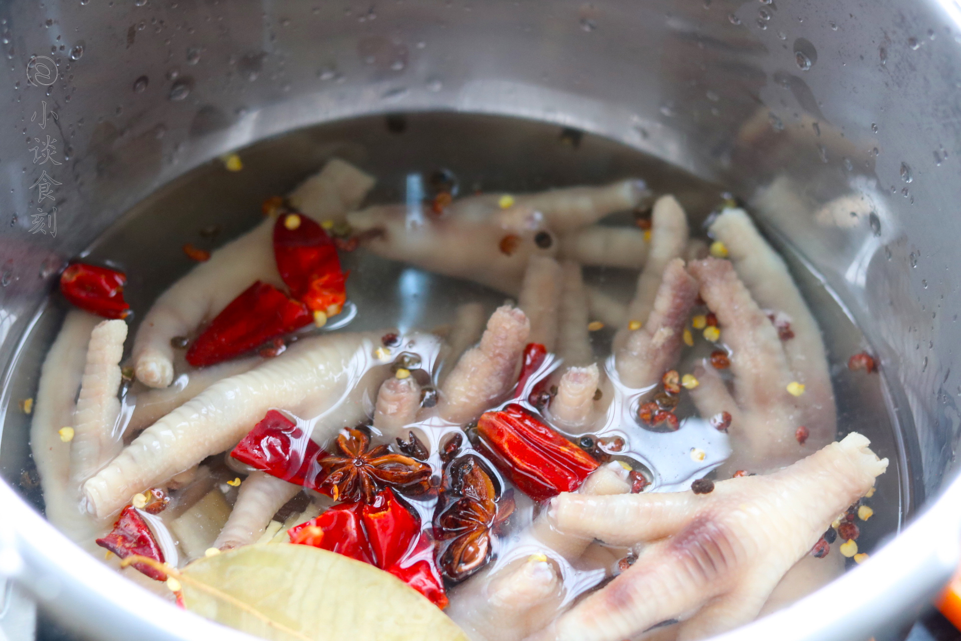 凤爪怎么焖软烂入味,凤爪怎么焖才好吃