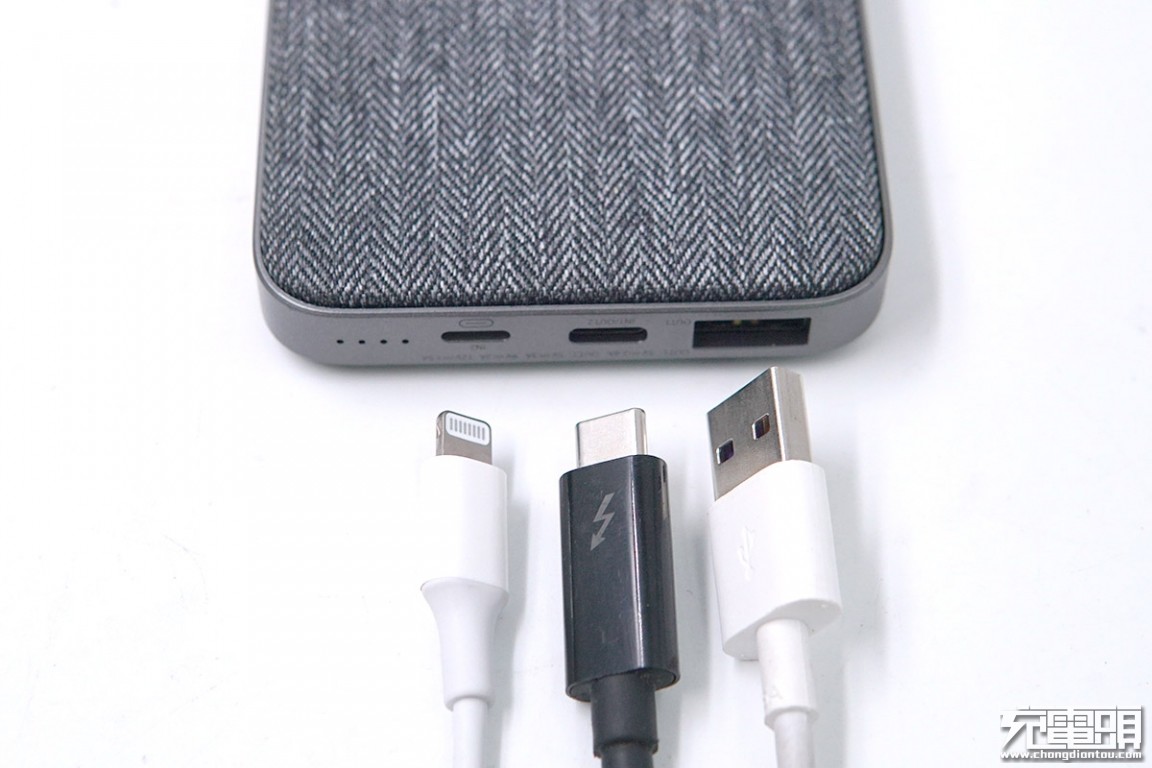 苹果原装快充和认证的紫米快充,紫米10000毫安尊享版拆解