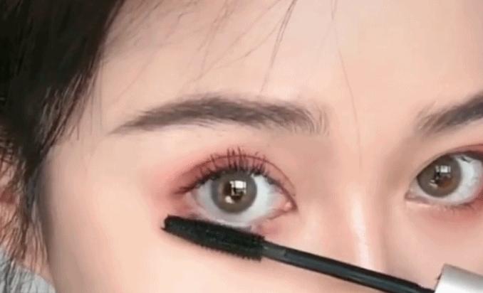 女生种睫毛前后对比,女生种睫毛后是什么样