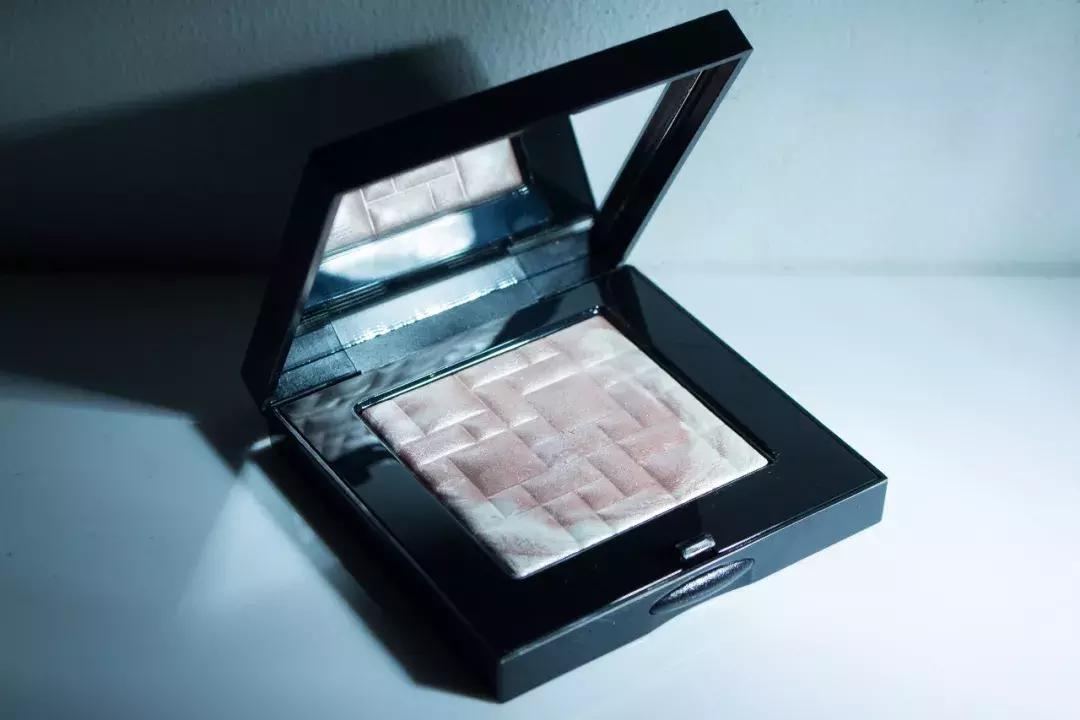 学会Rihanna、钟楚曦、张韶涵的高光技能，比打10针玻尿酸都管用