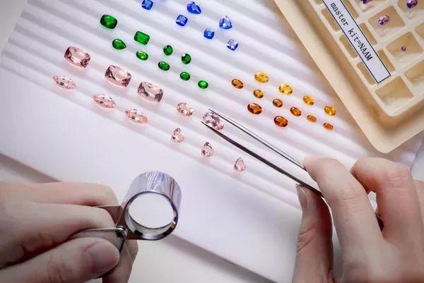 开水晶店需要准备什么,开一家小型水晶店需要多少钱