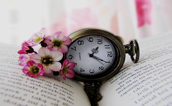 期货礼拜天可以交易么,期货每天几点可以登陆