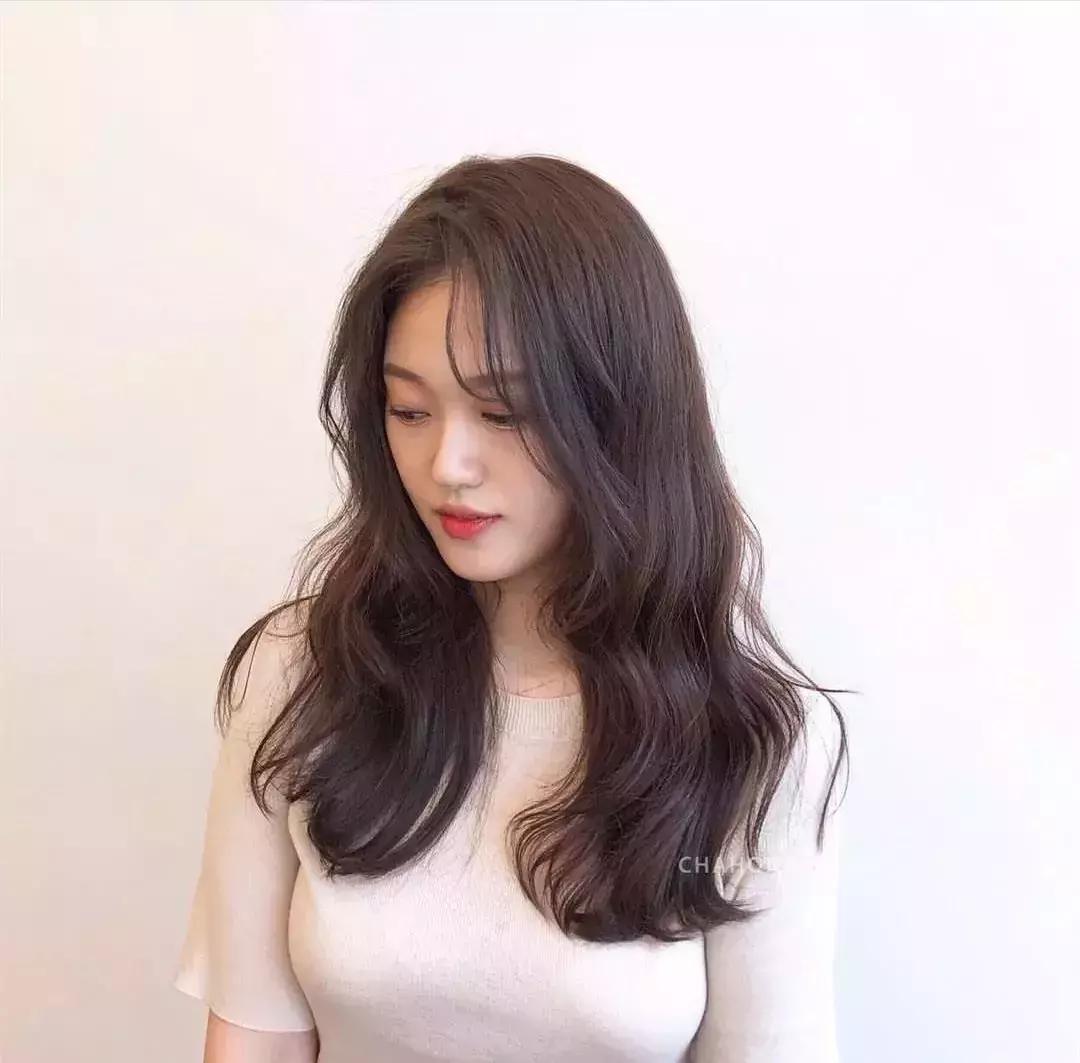 大脸国字脸适合的短发发型,大脸妹子最适合的四款发型