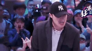 足球史上十大爆笑瞬间图,踢球搞笑gif