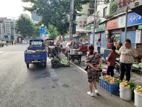 七星区拆除夜市摊点,巴中七星农贸市场摊位