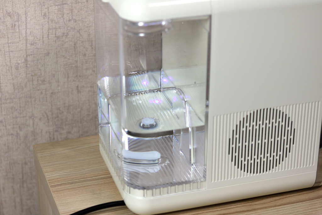 恒温可调半导体制冷水机,grossag和魔凡饮水机哪个好