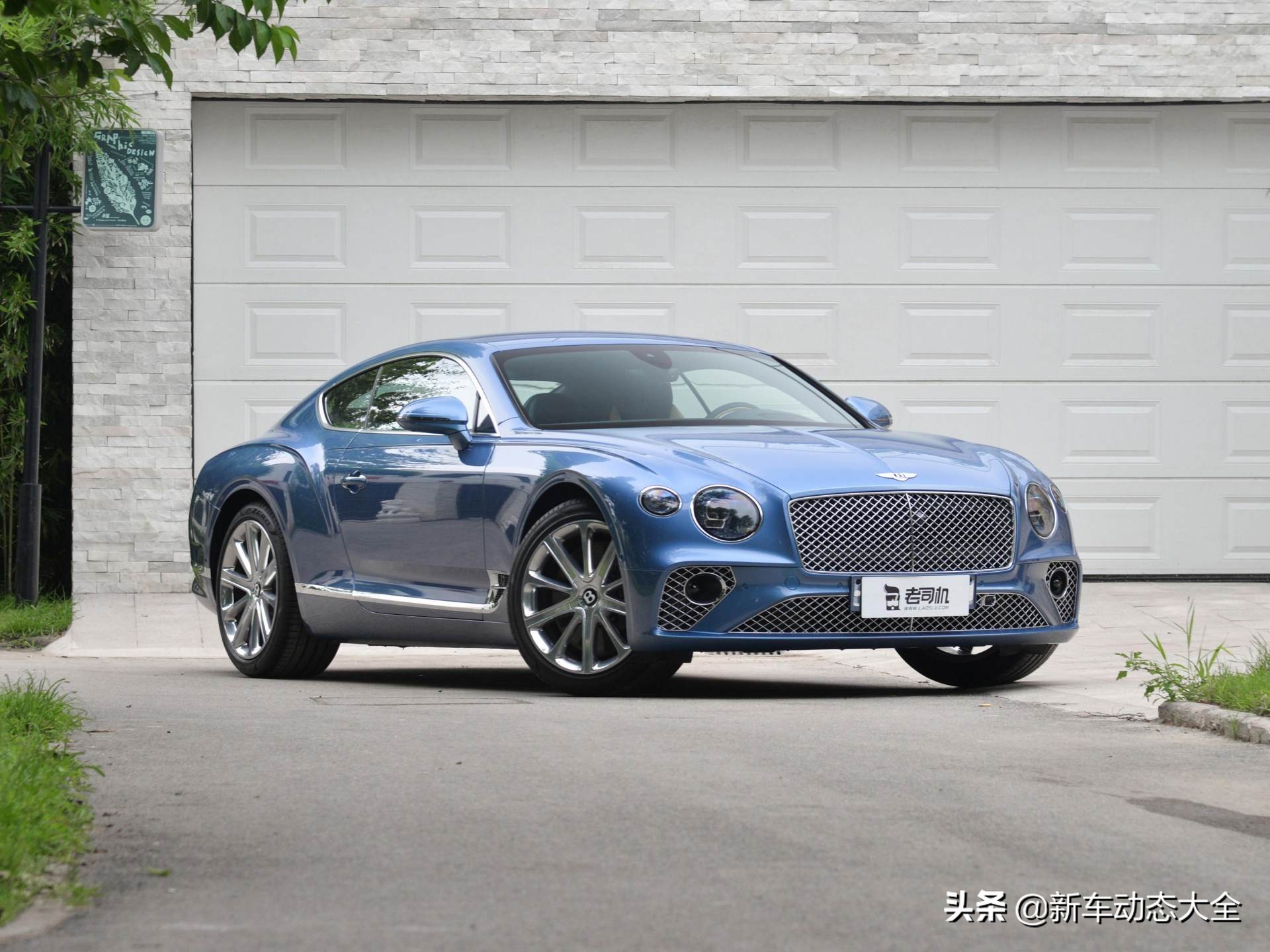 宾利欧陆2011款supersport敞篷版6.0,2022款宾利欧陆gtw12mulliner冰川白