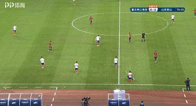 中超裁判4分钟2次判罚,中超业余裁判