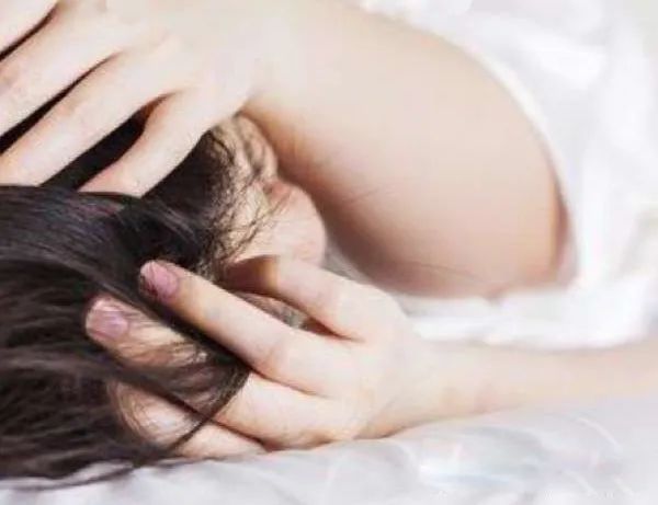 痛经为什么头痛,痛经为啥会头痛恶心拉肚子全身痛