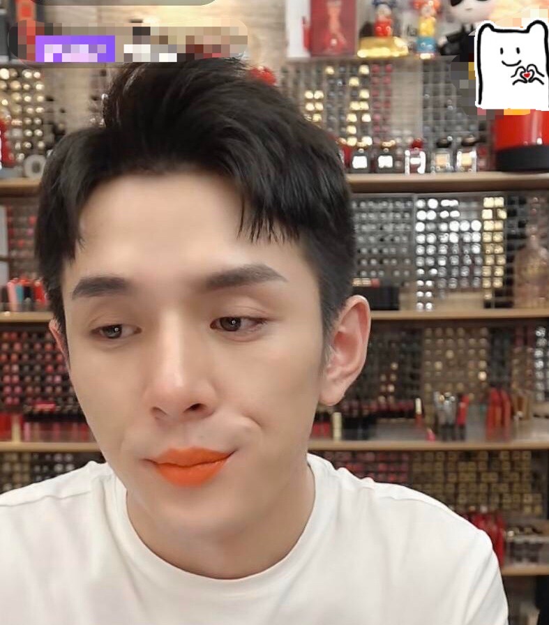 李佳琦嫌弃纪梵希口红视频,李佳琦吐槽爱马仕口红