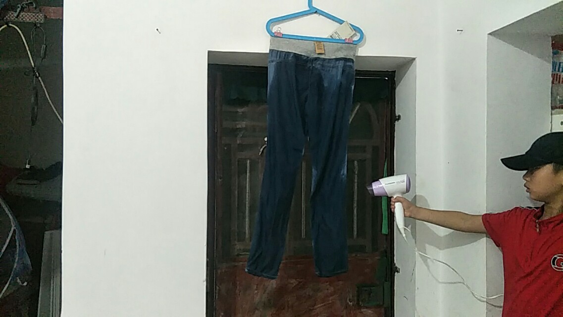 衣服皱巴巴的，没有烫斗怎么办？教你在家巧妙可以把衣服变平整