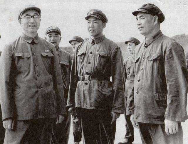 “布衣元帅”*向前徐**,年轻时曾加入国民*党**,有一件事令他抱憾终身