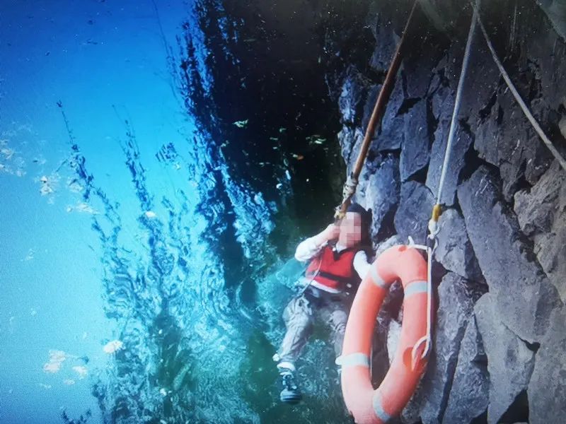 一根杆子救下一命,一根藤救了很多人的命