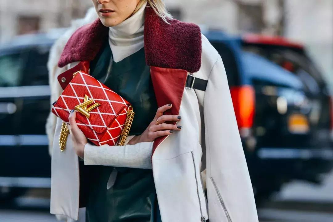 能让唐嫣和张曼玉撞款的，也只有这个包了！