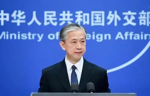 呼和浩特一幼儿园多名孩子身上现针眼；印度试射可载*弹核**头导弹；海口一父亲为骗保将智障儿子狠心推下海