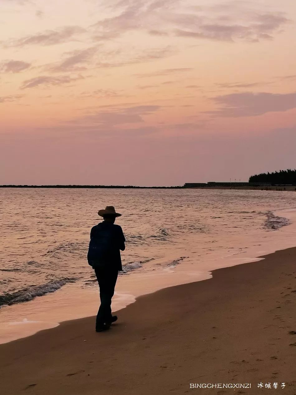 踏海听浪游泳的相关歌曲,听海的声音海浪拍打沙滩