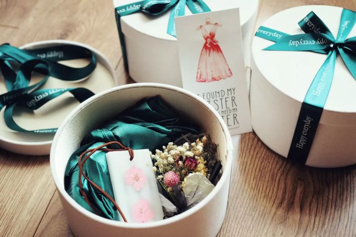 伴娘伴手礼搭配推荐平价,小众又高级的伴郎伴手礼