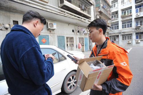 坐办公室不如跑外卖,坐办公室不如送外卖