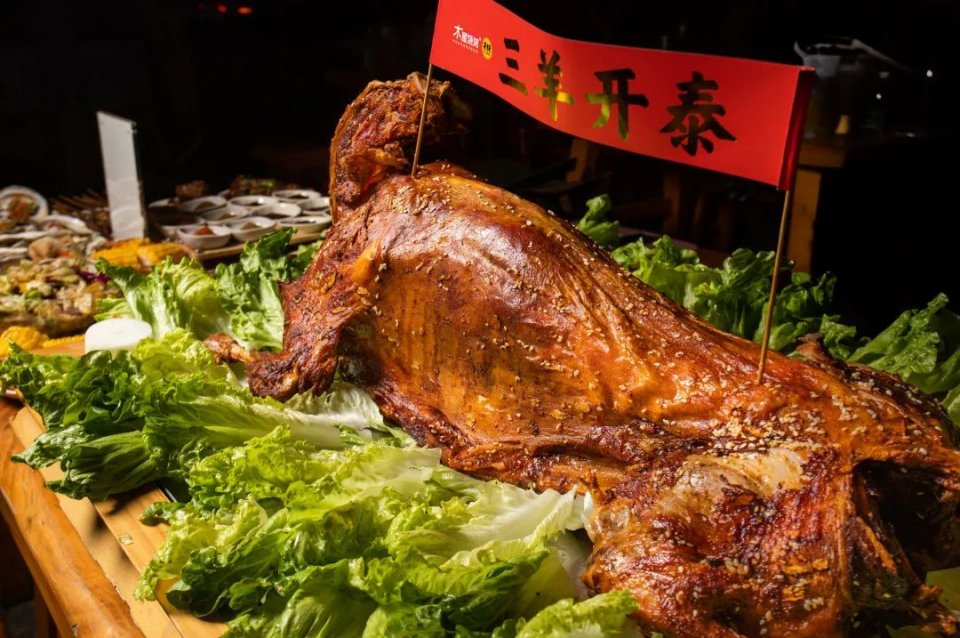 木屋烧烤夏季也有烤全羊吗,木屋烧烤的烤全羊