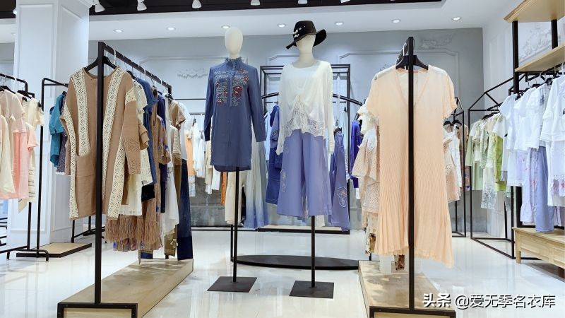 新手开实体店服装怎样找货源,开服装店货源可以在哪里拿