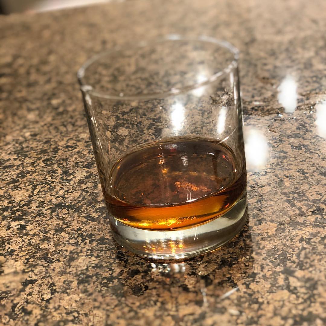 酒吧里最受欢迎的“深水*弹炸**”,只有今晚不回家的妞敢碰...