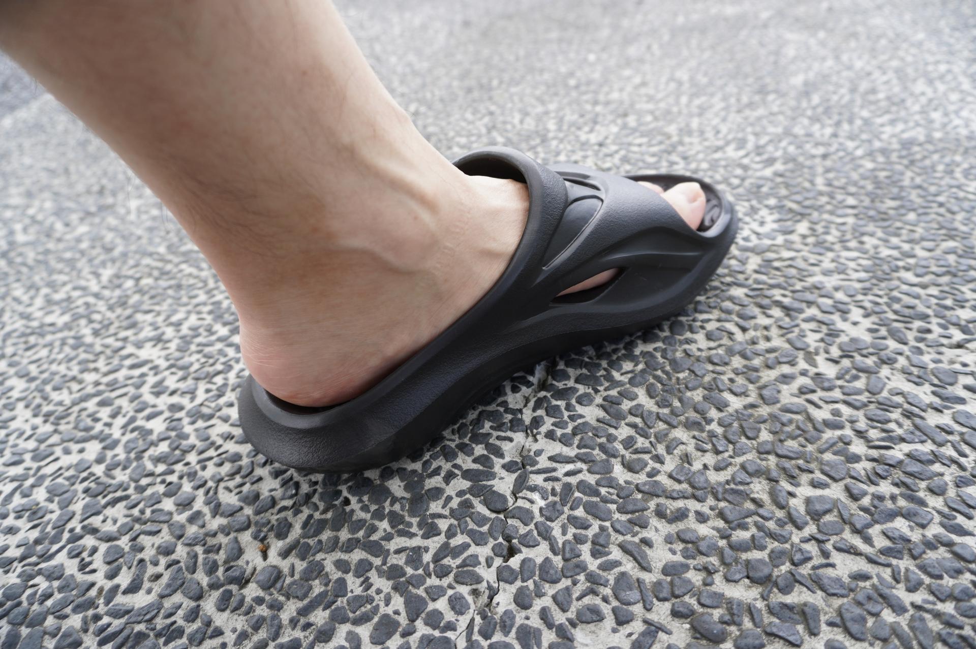 运动品牌拖鞋推荐测评,咕咚的拖鞋多少钱