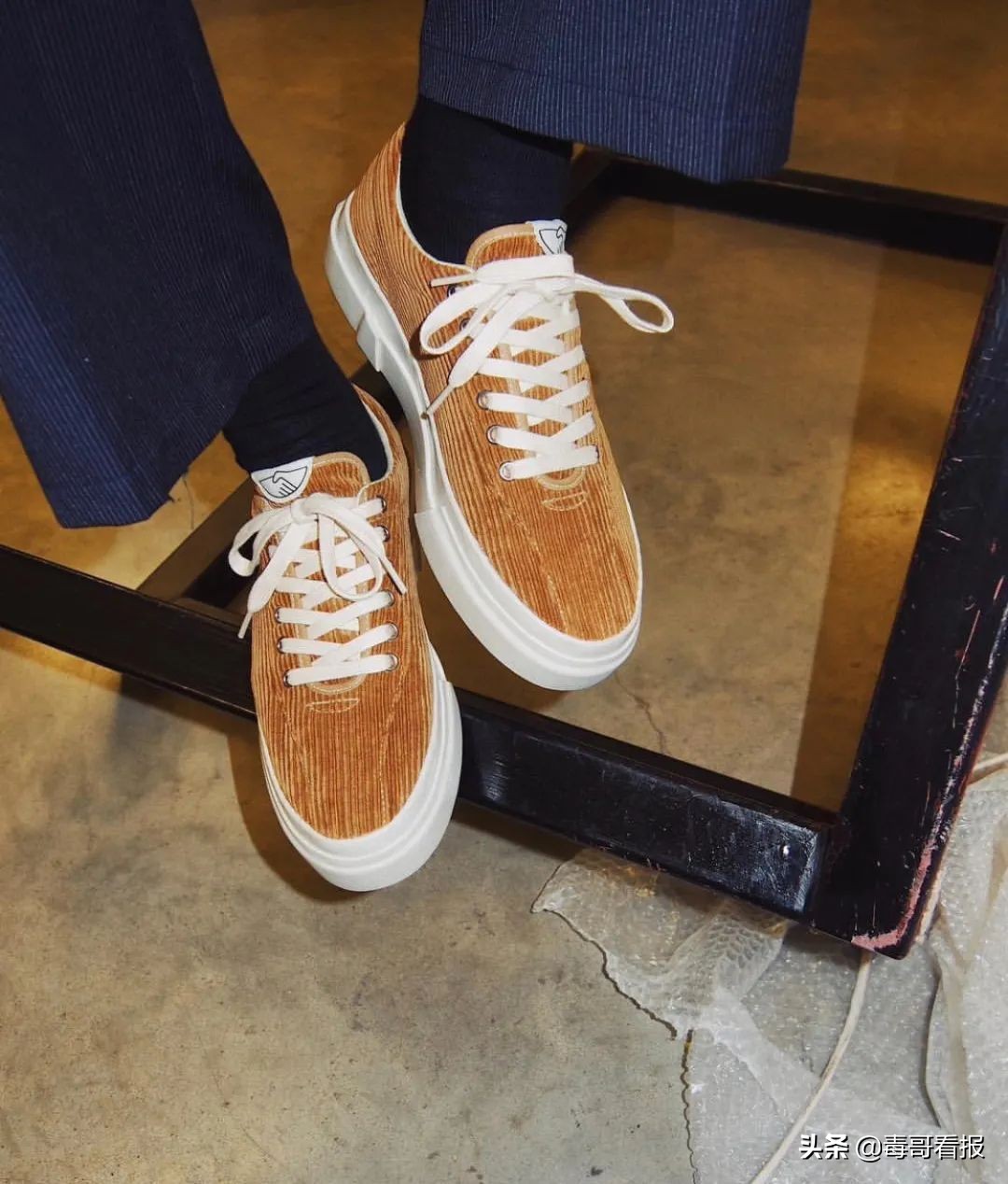 converse和vans哪个适合脚宽,converse和vans哪个酷