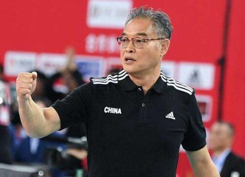 中国男排1-3不敌伊朗,中国男排0-3惨败意大利