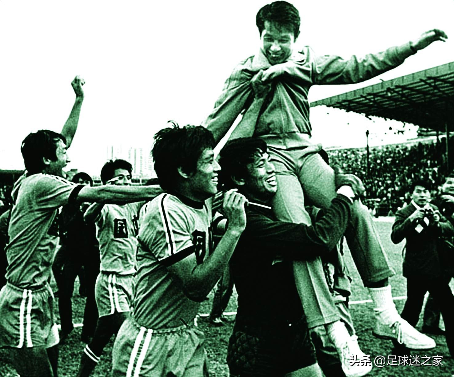 历史上被称为球王的人,被球迷们称为球王的是哪位球星