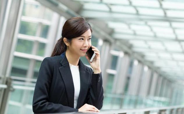 如果你月入过万每天一杯星巴克,5000块工资每天一杯星巴克