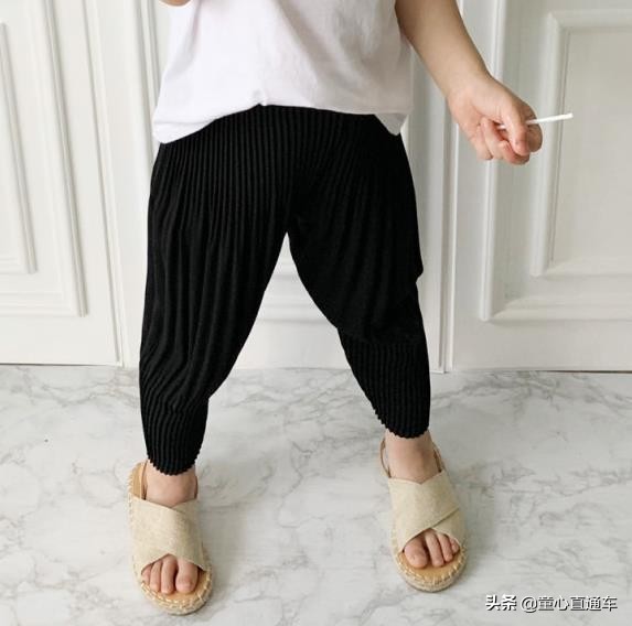 韩国童装潮童穿搭背带裤子,春季时尚童装长裤