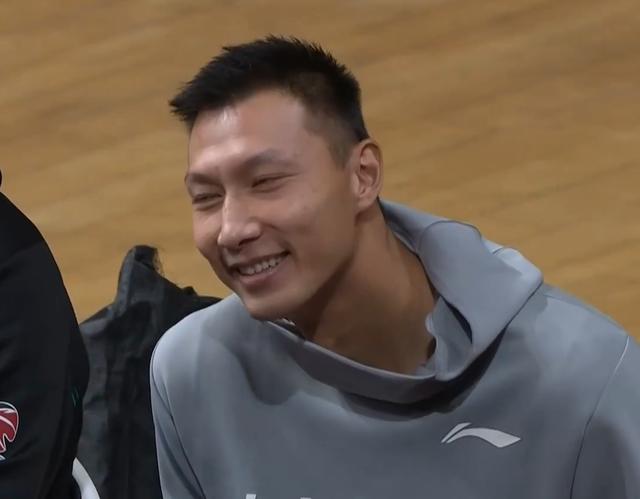 杜锋盯人防守艾伦,杜锋教大鸟防赵睿