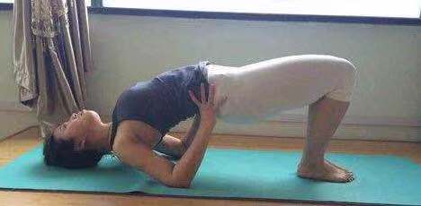 腰椎滑脱和腰椎间盘突出哪个严重,想知道腰椎间盘突出是怎样引起的