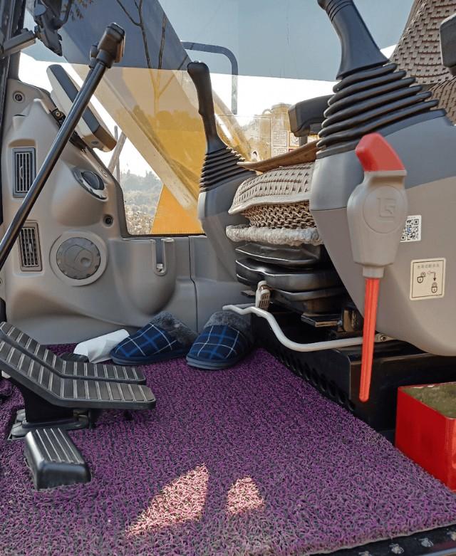 学挖掘机怎样找师傅才能学得更快,挖掘机新手学一个月出师