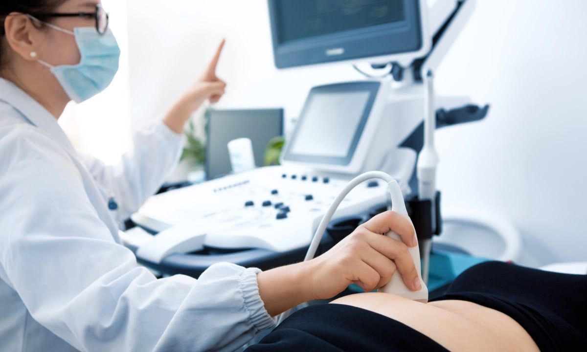 女性20岁生育好吗,女性最佳生育年龄曲线图