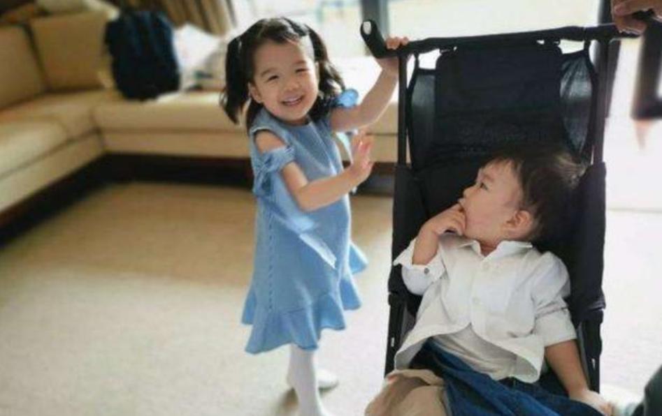 卑微弟弟走红完整视频,卑微弟弟走红视频